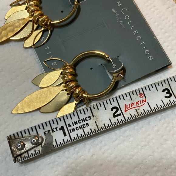 Museum Collection Sensitive Ears Gold-tone Hypo-allergenic hoop dangle Earrings - Picture 6 of 9